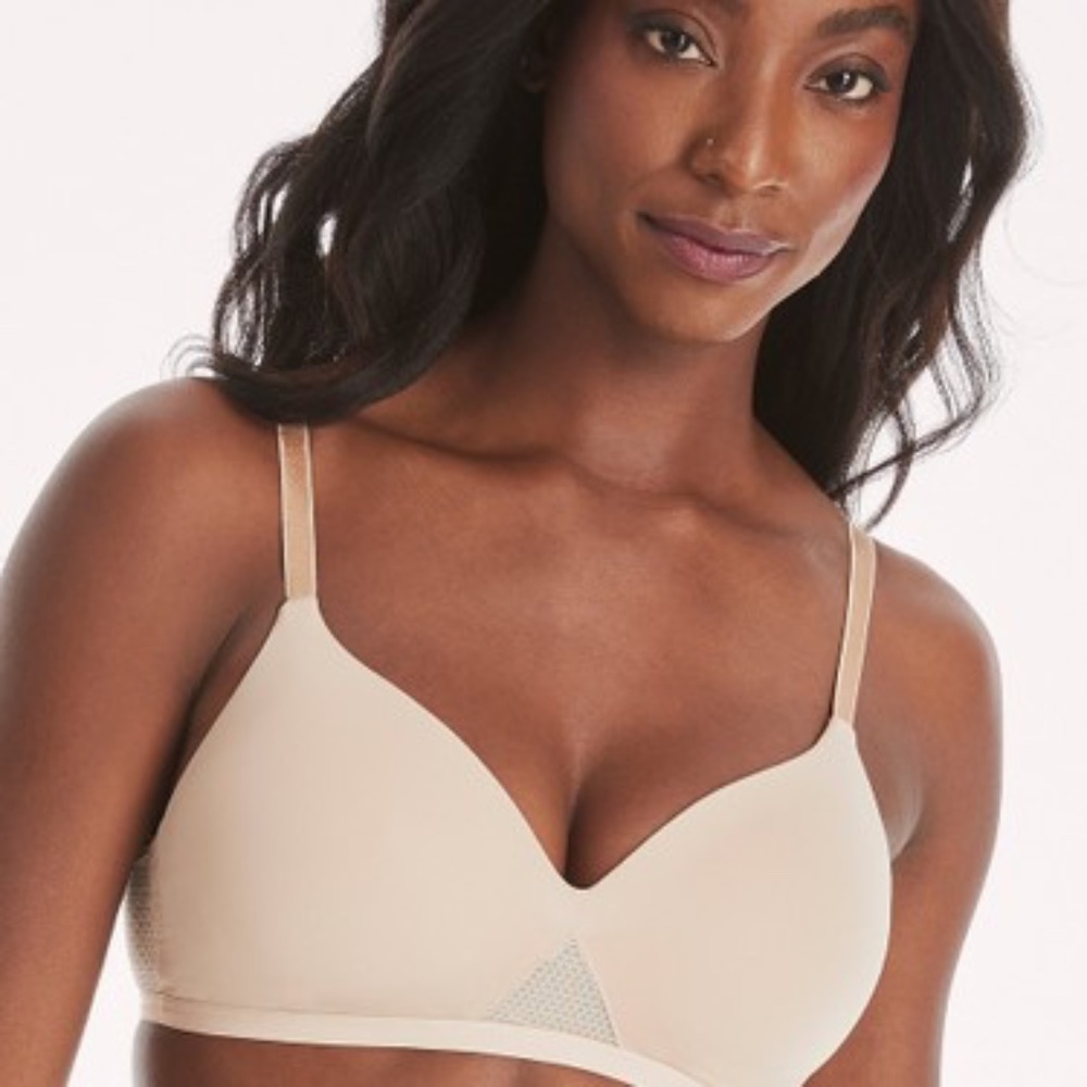 Hanes Oh So Light Women's Wireless T-Shirt Bra, Comfort Flex Fit